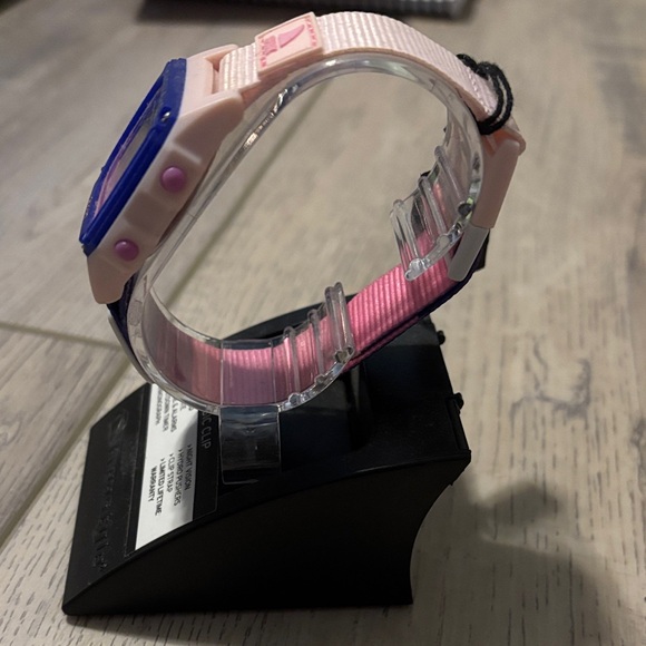 Freestyle Shark Classic Clip Smartwatch - Pink and Blue - Picture 4 of 4